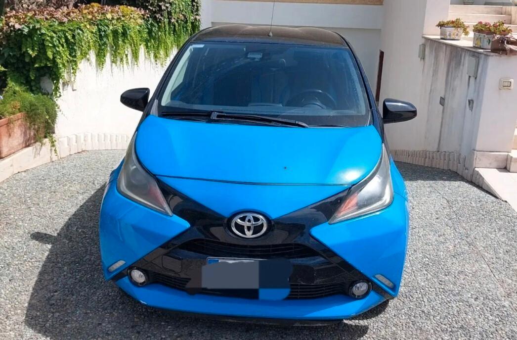 Toyota Aygo 1.0 VVT-i 69 CV 5 porte x-cite neopatentati