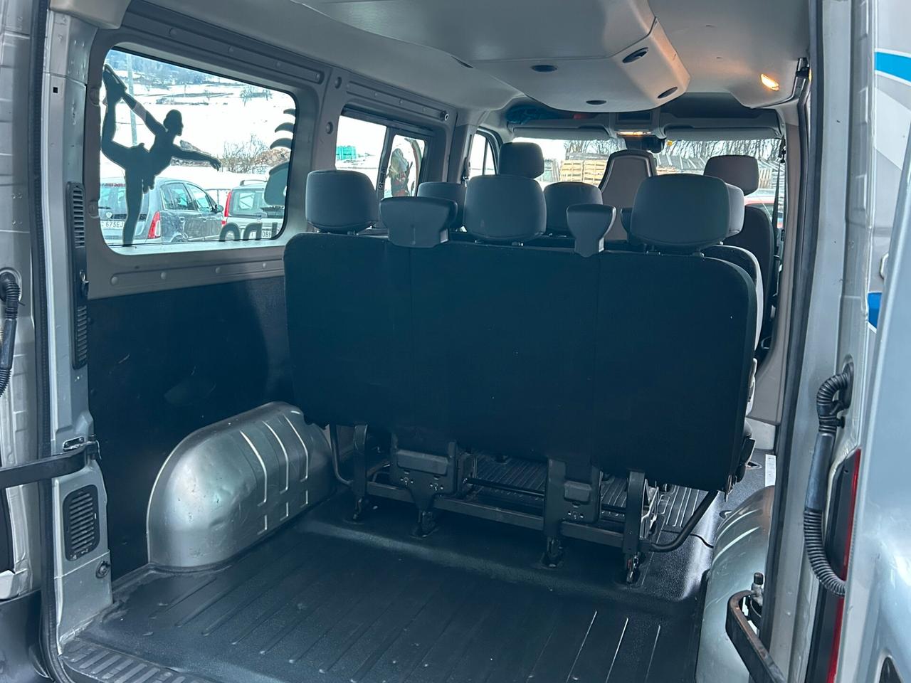 Nissan NV400 2.3 dCi 145cv 9 POSTI "GANCIO TRAINO"