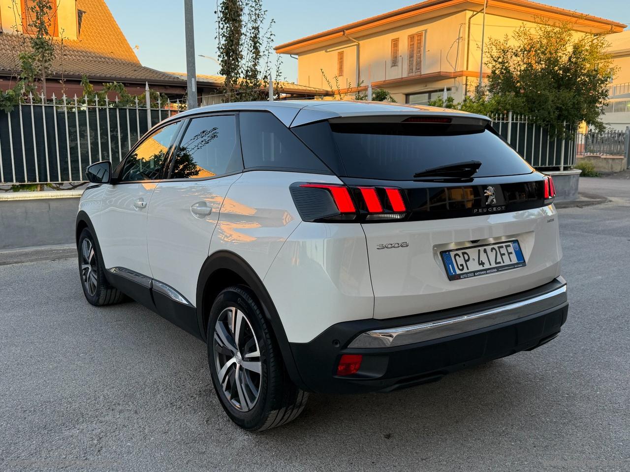 PEUGEOT 3008 BlueHDi 130 S&S EAT8 Allure Pack