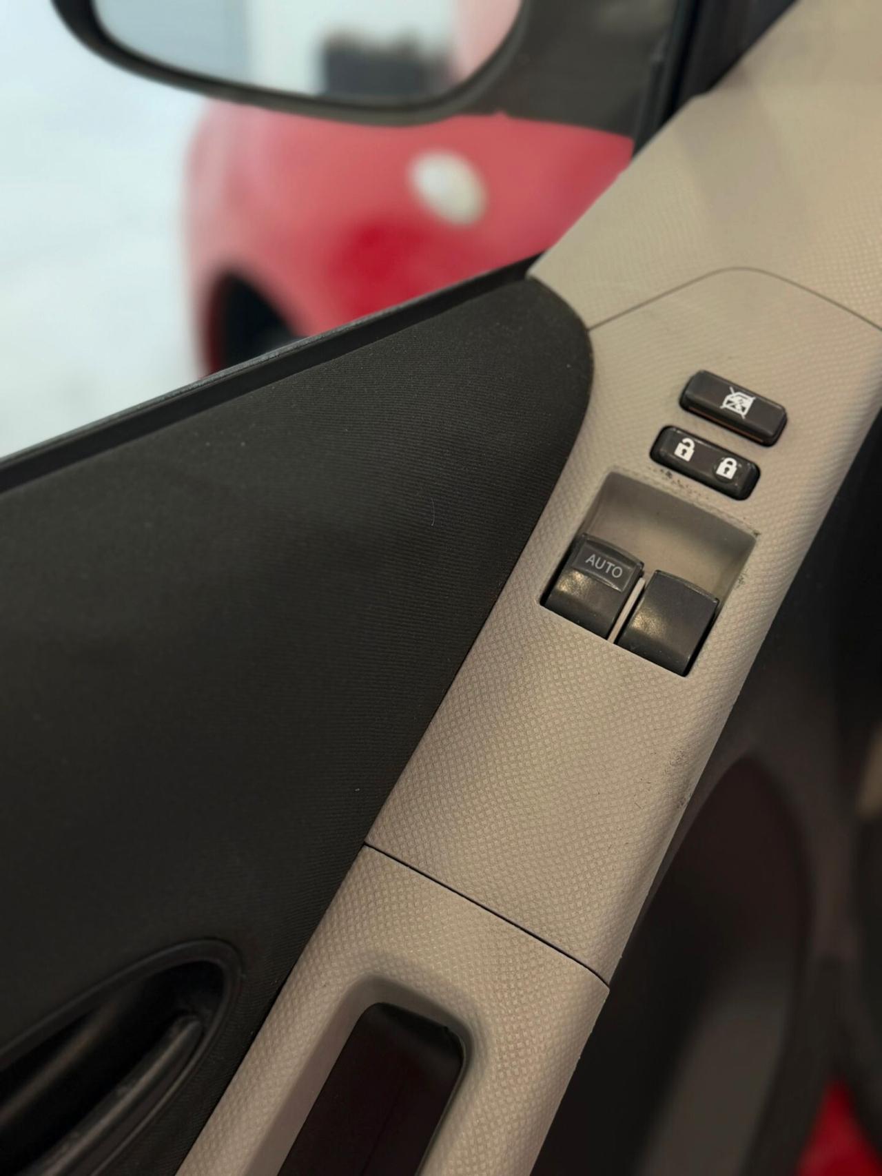 Toyota Yaris 1.0 3 porte