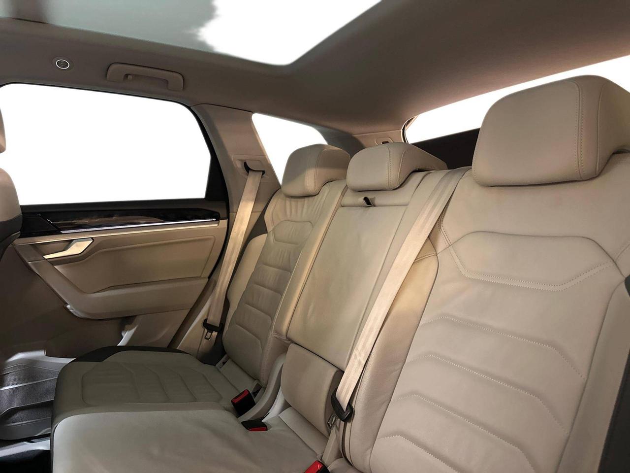 Volkswagen Touareg 3.0 V6 tdi Elegance 286cv