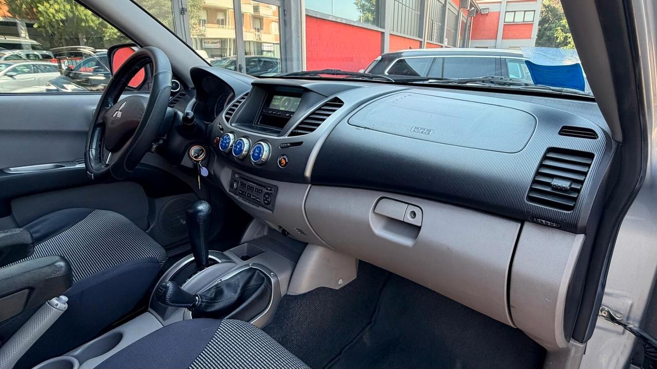 Mitsubishi L200 2.5 DI-D/178CV 4X4 DC Intense Plus
