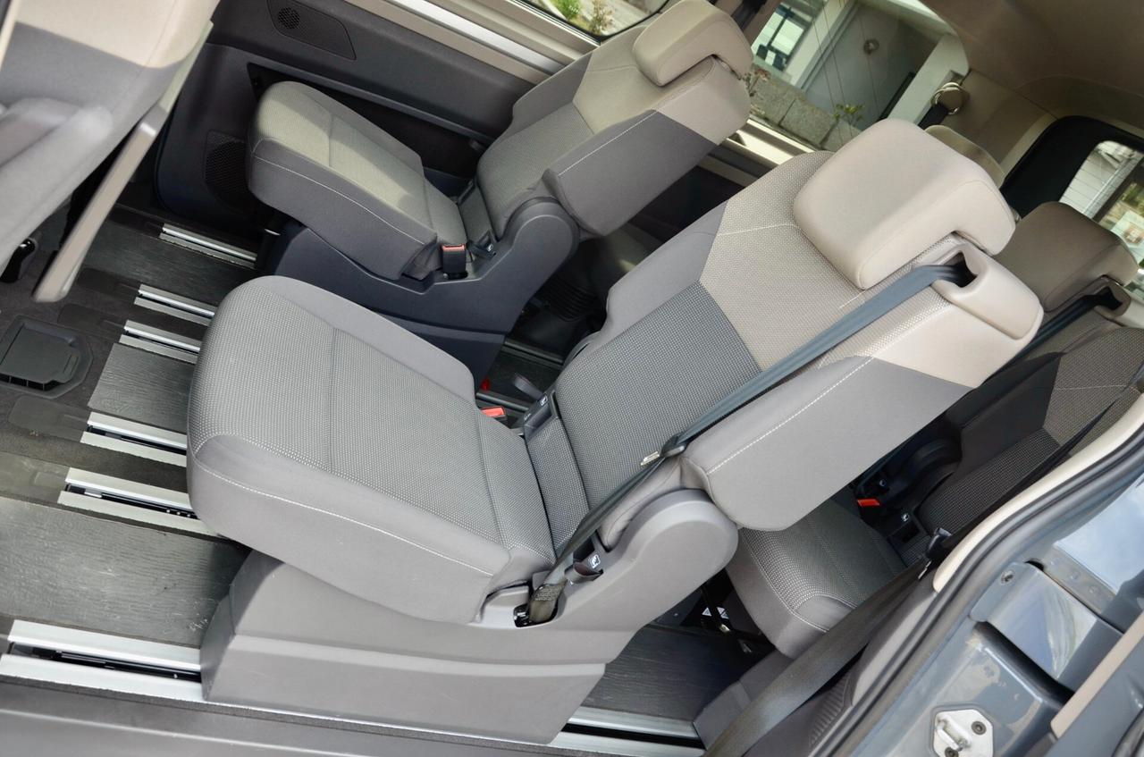 VOLKSWAGEN MULTIVAN T7 LIFE 1.4 PHEV 150cv DSG, UNICOPROPRIETARIO, SERVICE VW, EURO 6E, IVA ESPOSTA, FARI FULL LED, PERMUTE