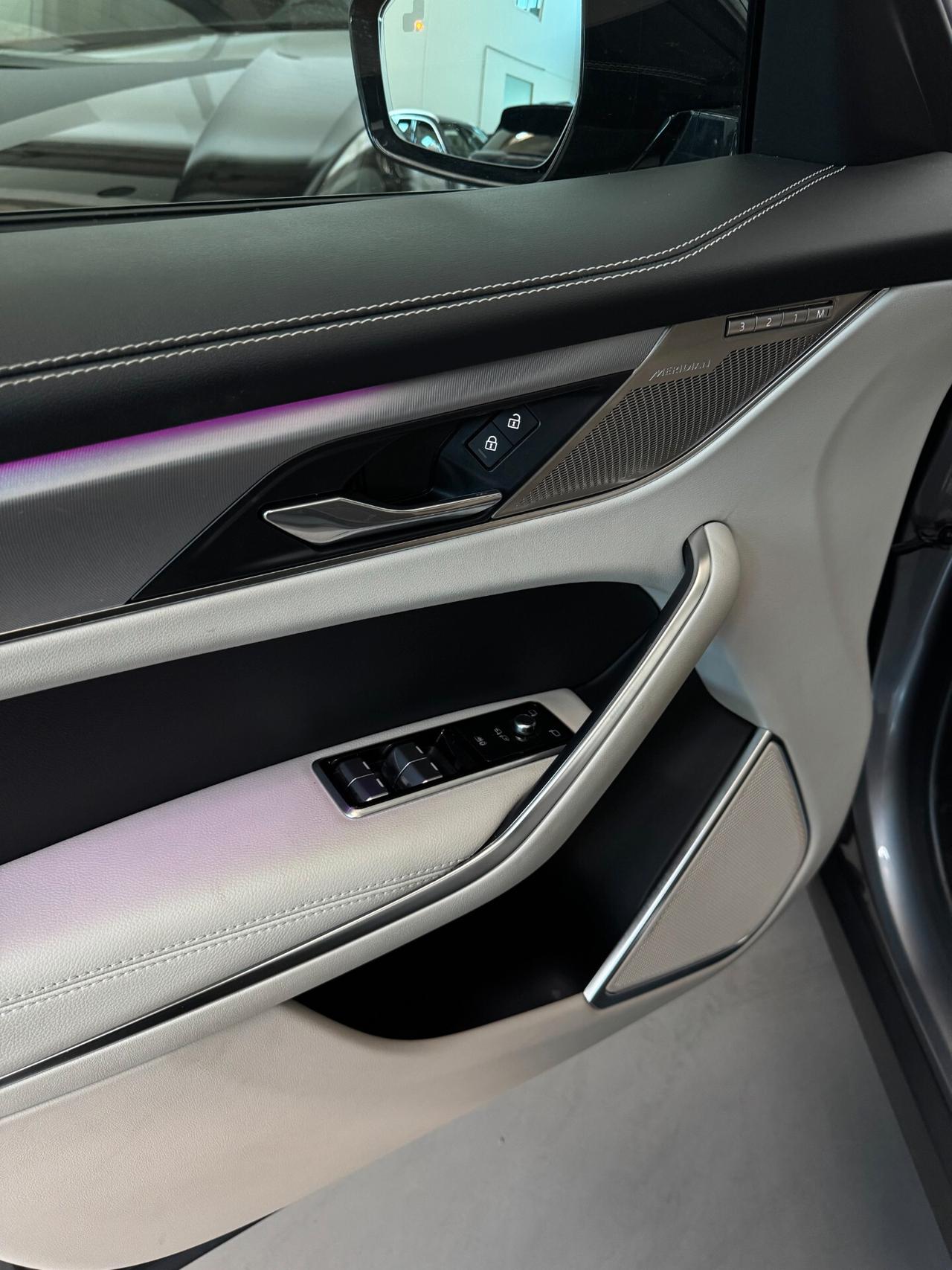 Jaguar F-Pace R-Dynamic SE D200 MHEV AWD 2.0cc 204cv Tagliandi ufficiali