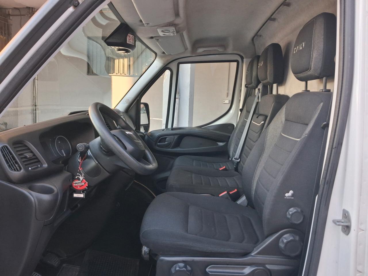 Iveco Daily v35 s 14 2022 unico prop nav
