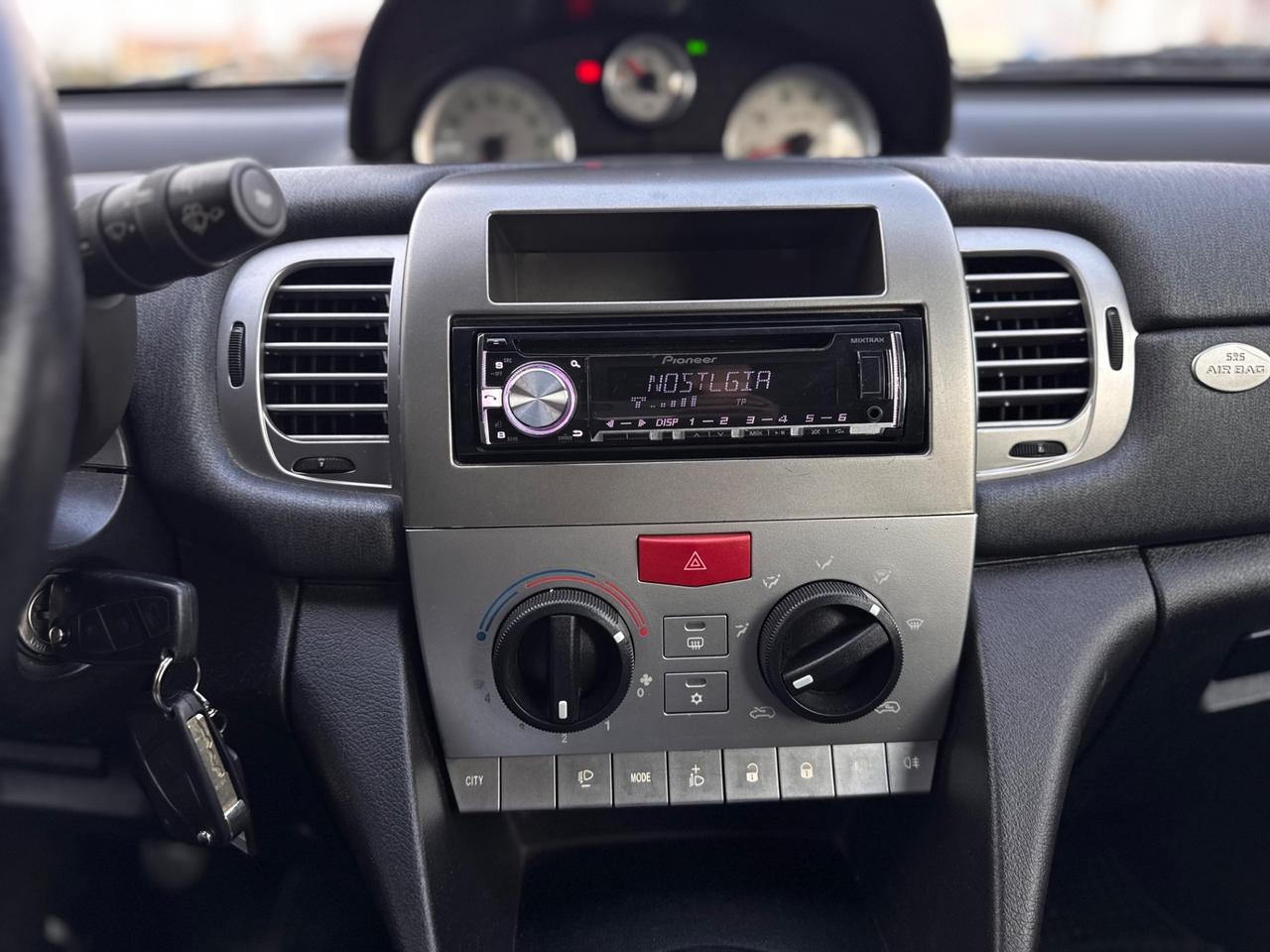 Lancia Ypsilon 1.3 MJT 75 CV Platino