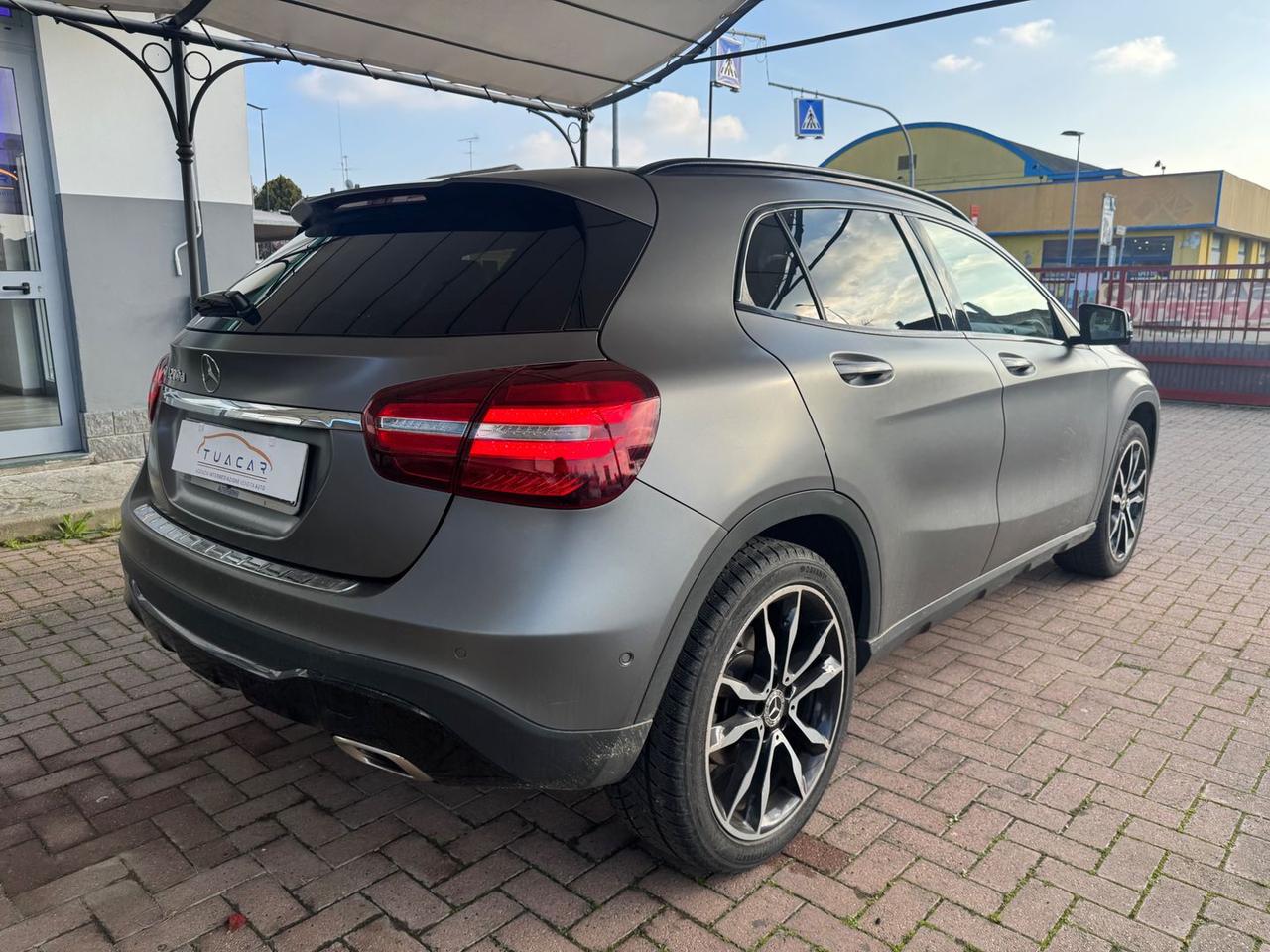 Mercedes-Benz GLA 200 Premium GLA 200 D TET #9904