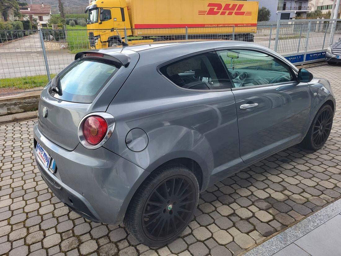 Alfa Romeo MiTo 1.6 JTDm 16V Distinctive Premium Pack