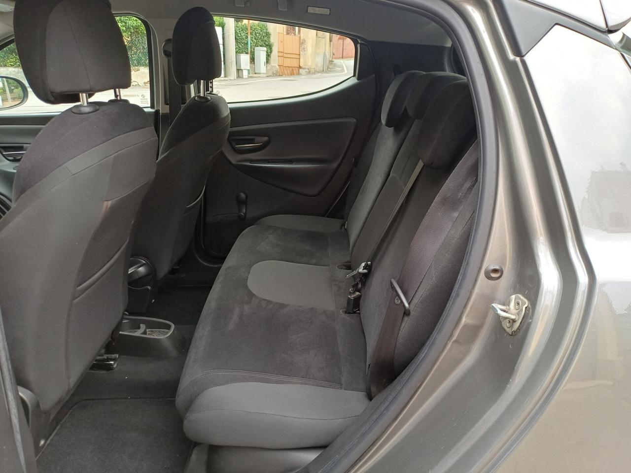 Lancia Ypsilon 1.2 PER NEOPATENTATI