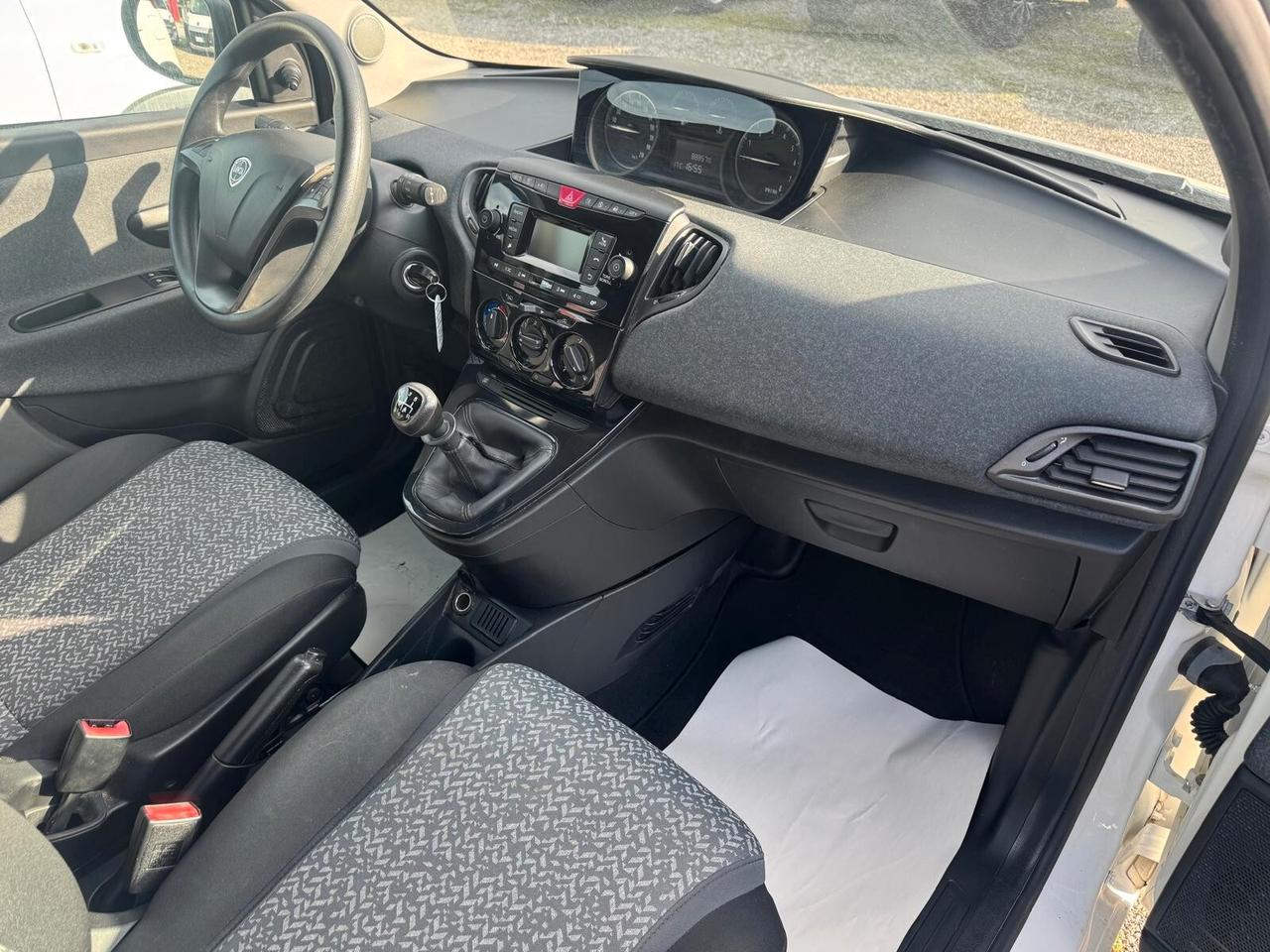 Lancia Ypsilon 1.2 69 CV 5 porte S&S Elefantino Blu