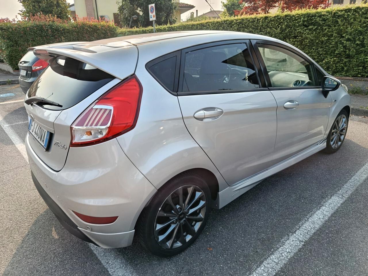 Ford Fiesta 1.5 TDCi 75CV 5 porte ST-Line OK NEOPATENTATI