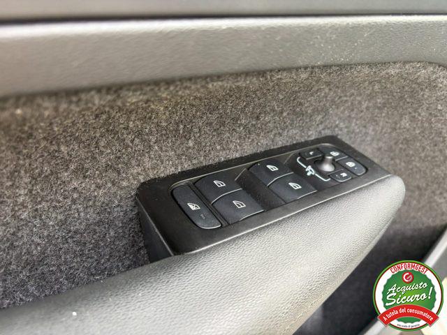 VOLVO XC40 T2 Geartronic Momentum
