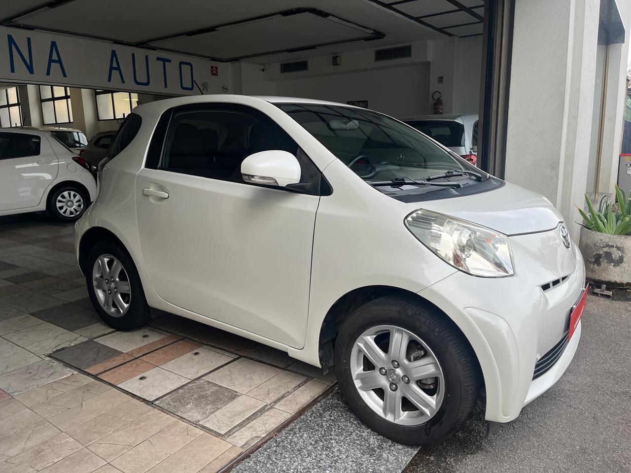 Toyota iQ 1.0