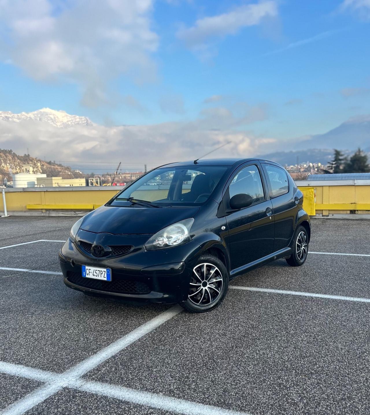 Toyota Aygo 1.0 12V VVT-i 5 porte Neopatentati