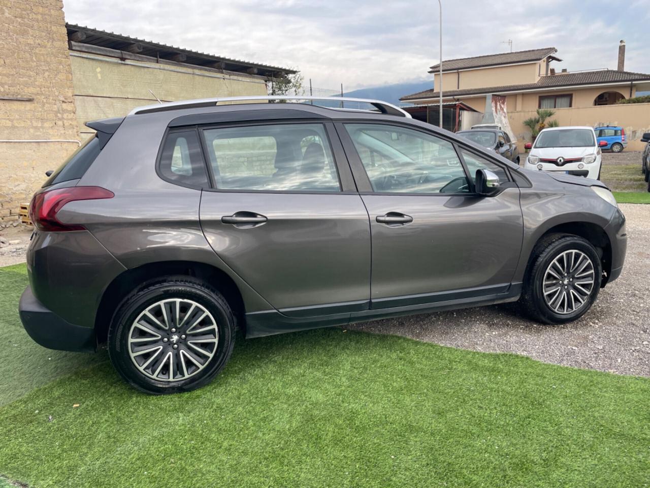 Peugeot 2008 BlueHDi 100 Allure