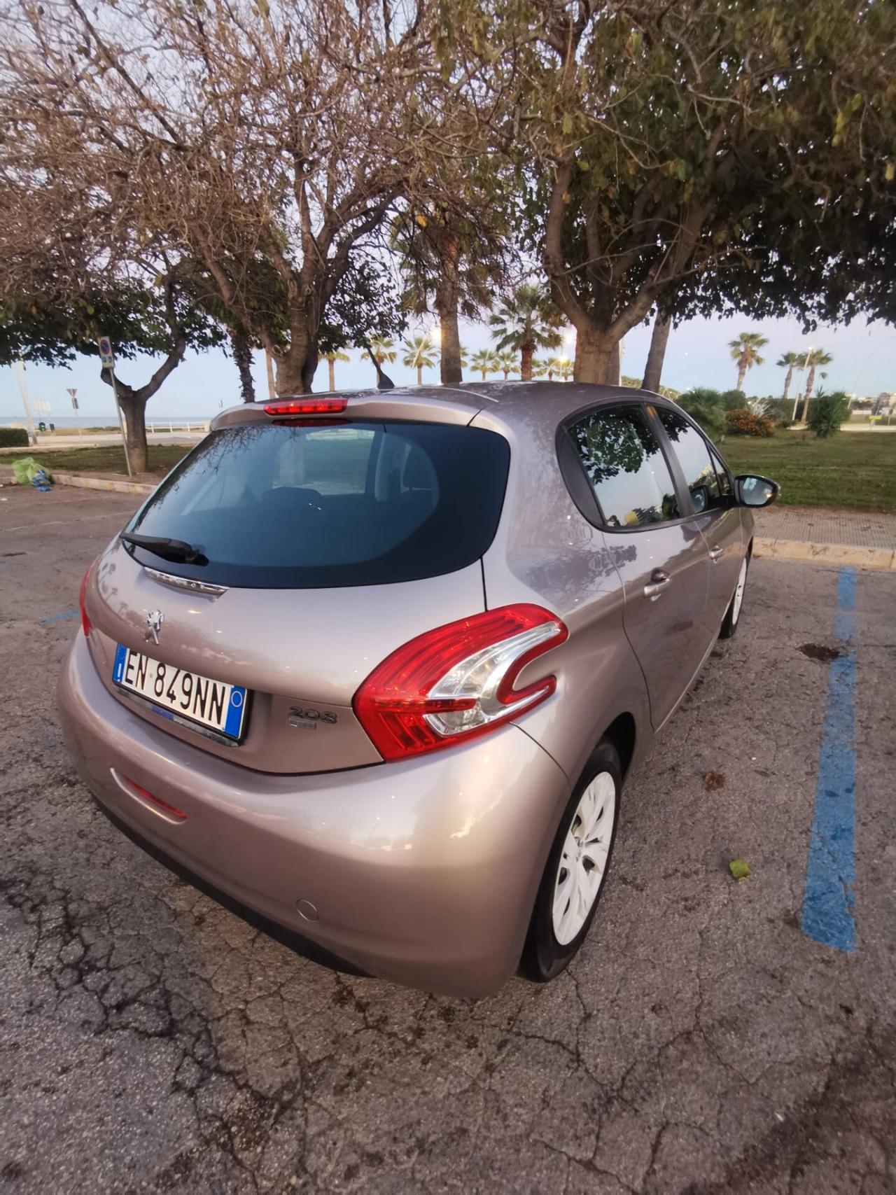 Peugeot 208 1.6 e-HDi 92CV 5P. Allure SUPERPREZZO