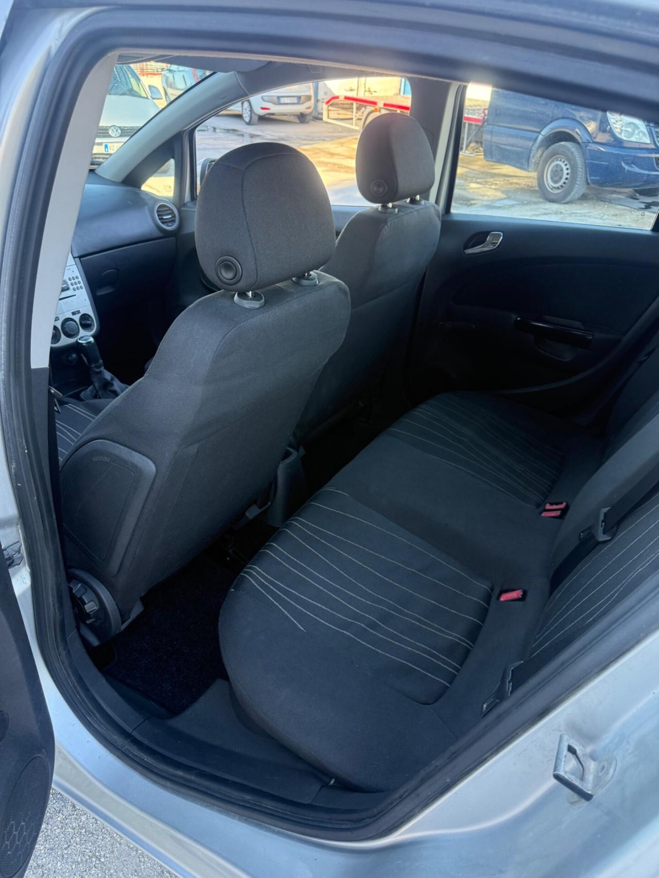 Opel Corsa 1.2 Benzina Neopatentati 130milaKM