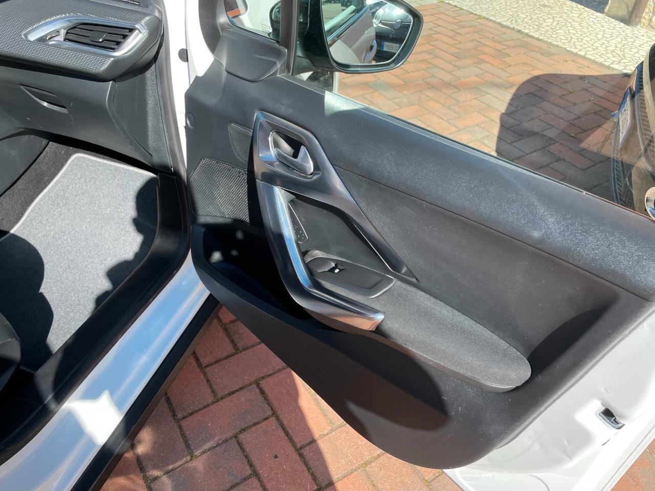 Peugeot 2008 1.6 e-HDi 115 CV Stop&Start Allure