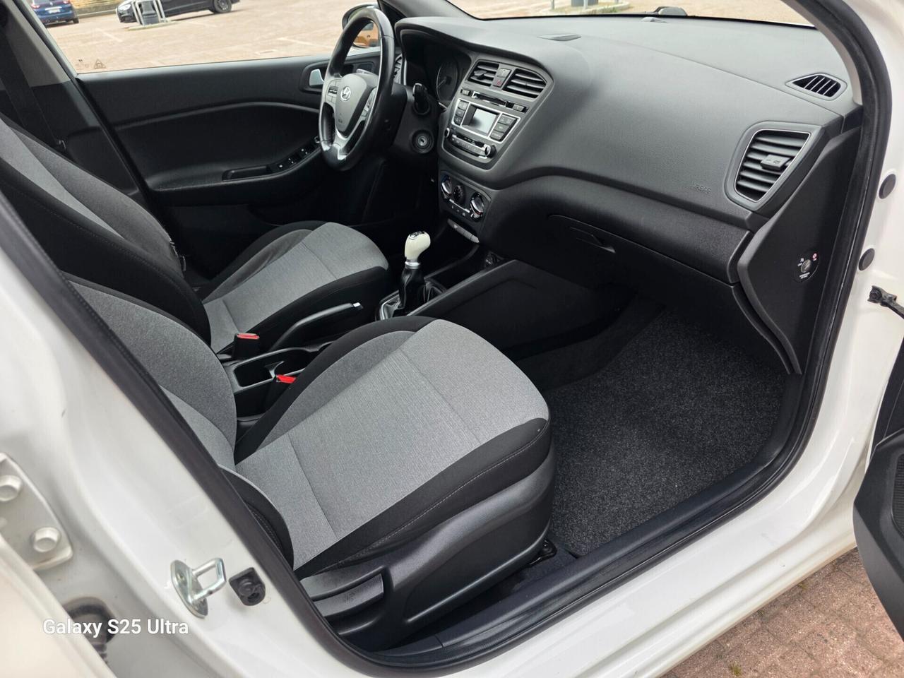 hyundai i20 1.2 valutiamo usato