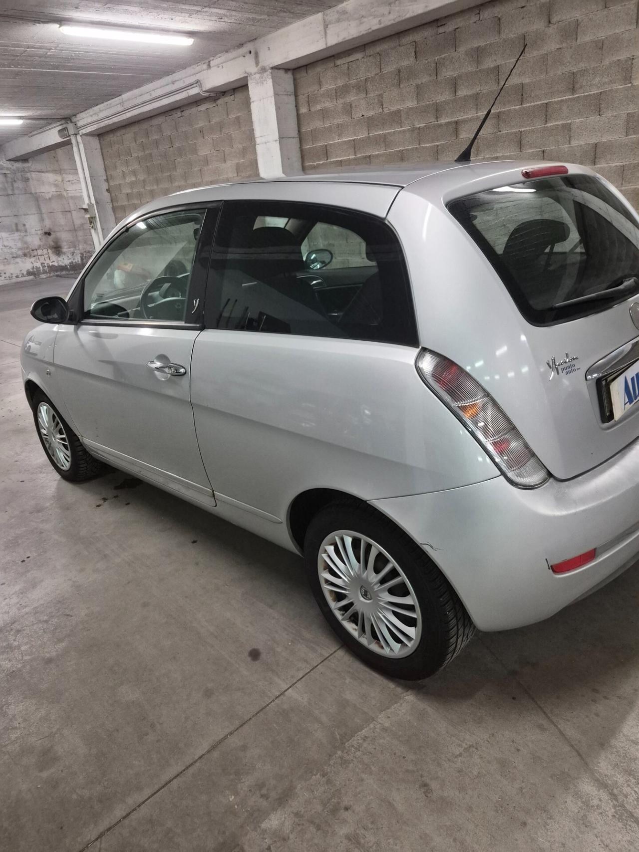 Lancia Ypsilon 1.2 Oro Giallo