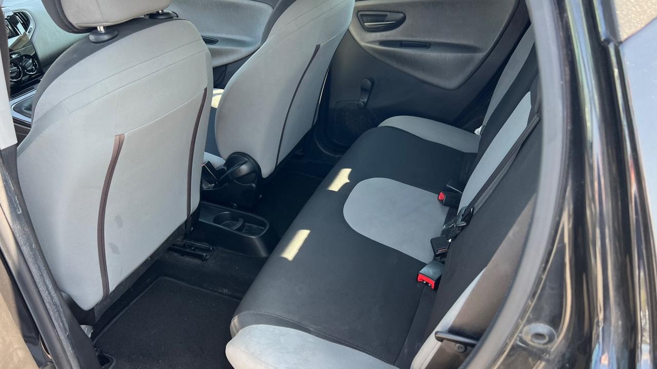 Lancia Ypsilon 1.2 69 CV 5 porte S&S Gold