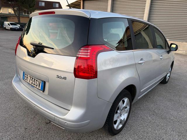 PEUGEOT 5008 7posti 1.6 HDi 115CV senza nessun lavoro da fare