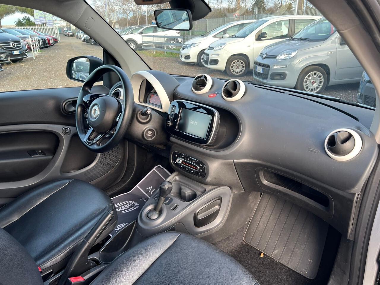 Smart ForTwo 70 1.0 twinamic Youngster pelle navi