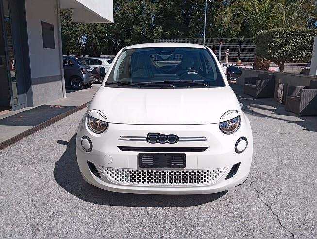 Fiat 500 Berlina Hybrid Icon