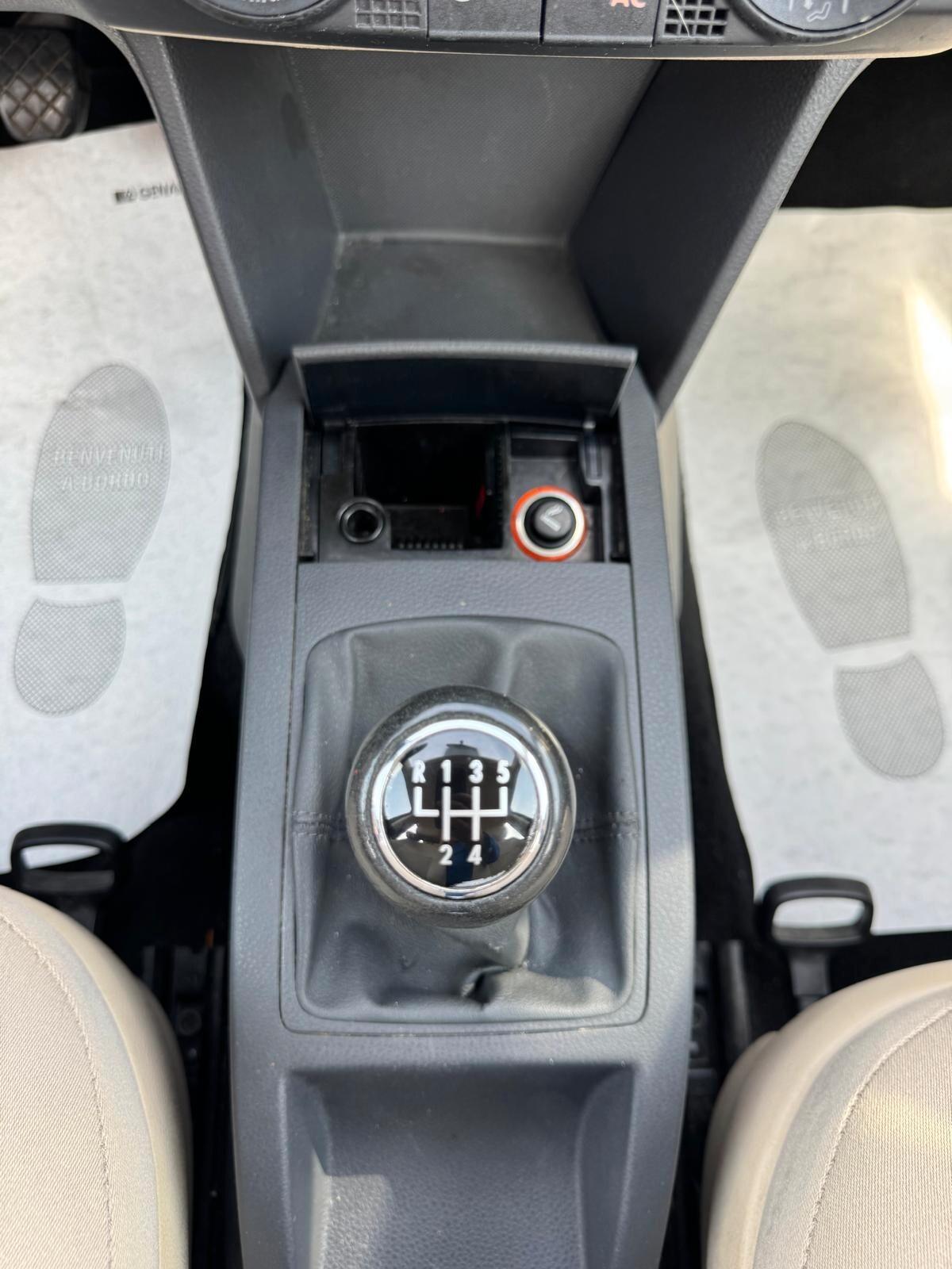 Volkswagen Polo 1.2 BENZ 5P COMFOTLINE 2007