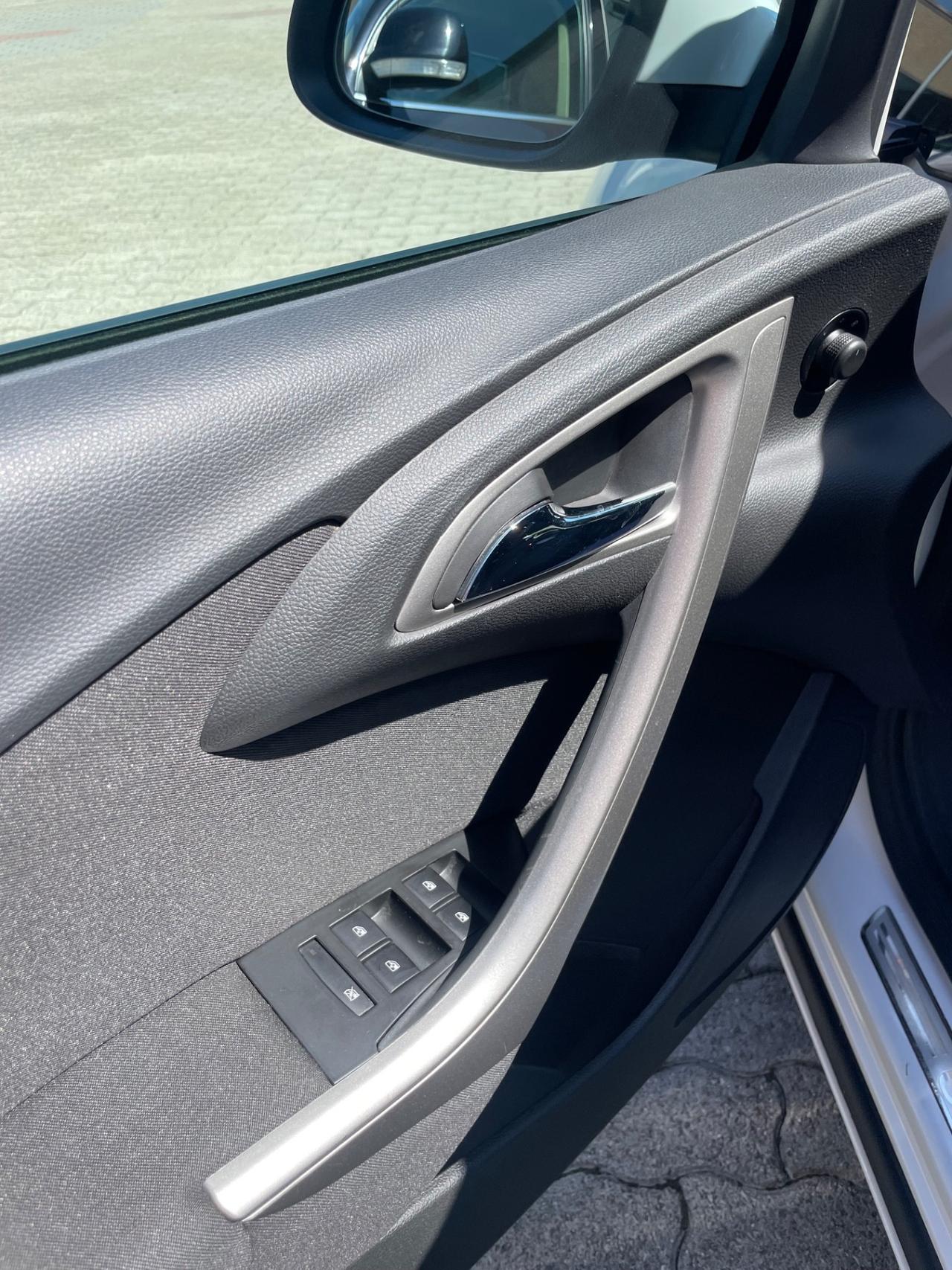 Opel Astra 1.4 100CV 5 porte Cosmo