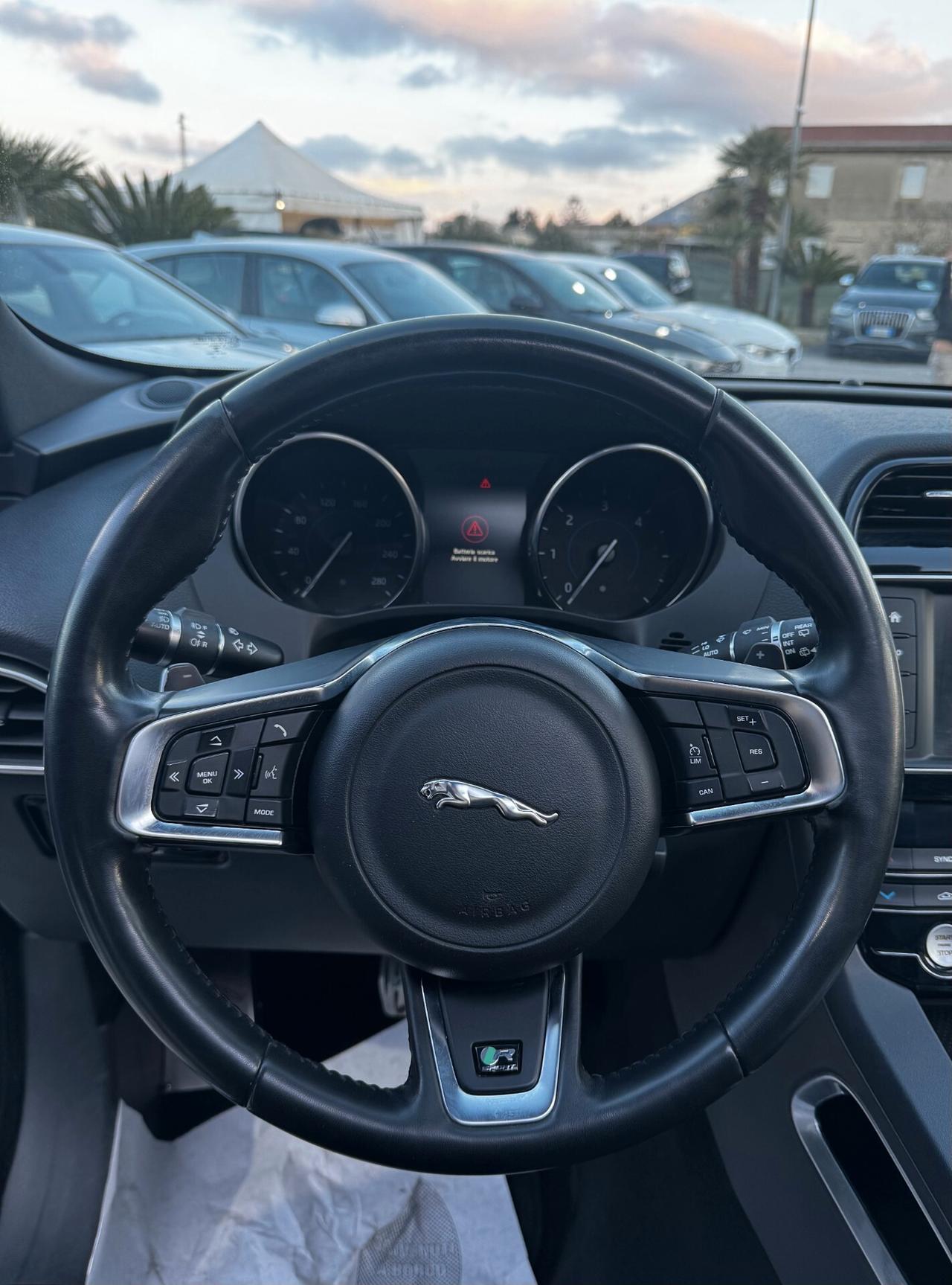 Jaguar F-Pace 2.0 D 180 CV R-Sport