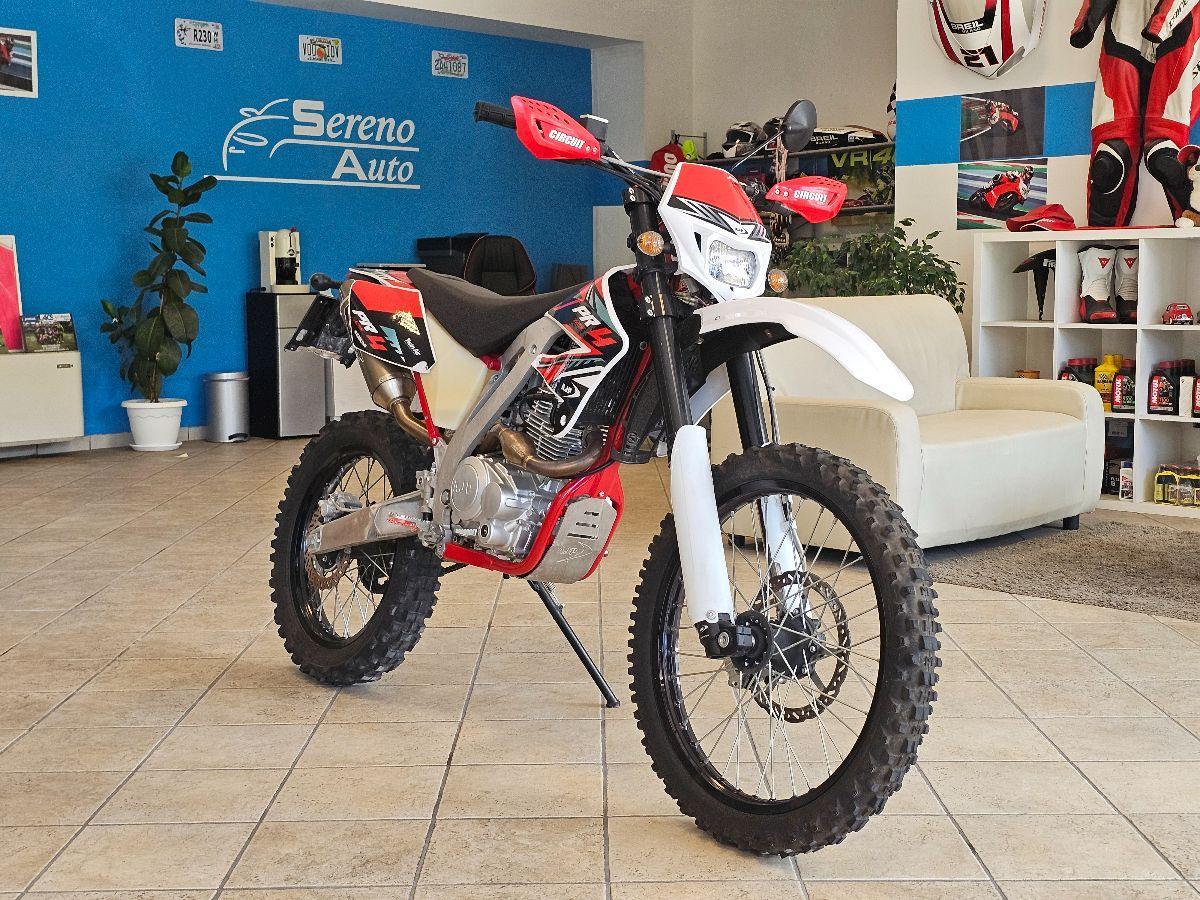 AJP PR4 125 Supremoto Pro 2.500km 2018 GUIDA A1