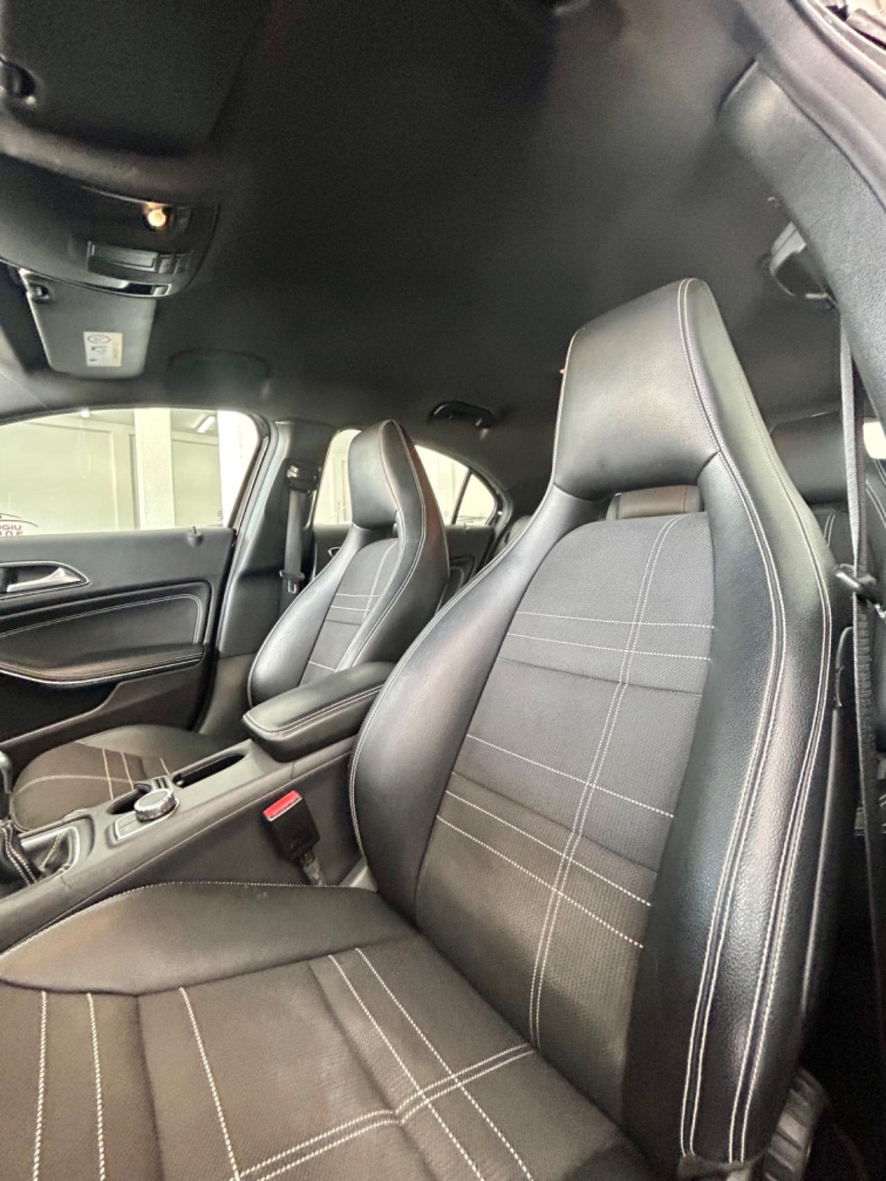 Mercedes classe A 180 d Sport DARK NIGHT finanziabile