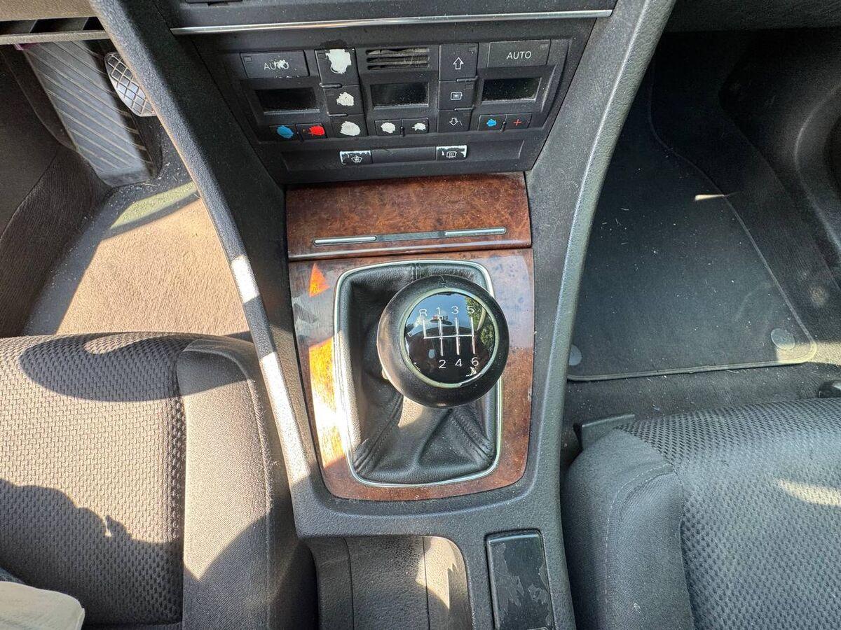 Audi A4 Avant 2.5 V6 tdi 163cv
