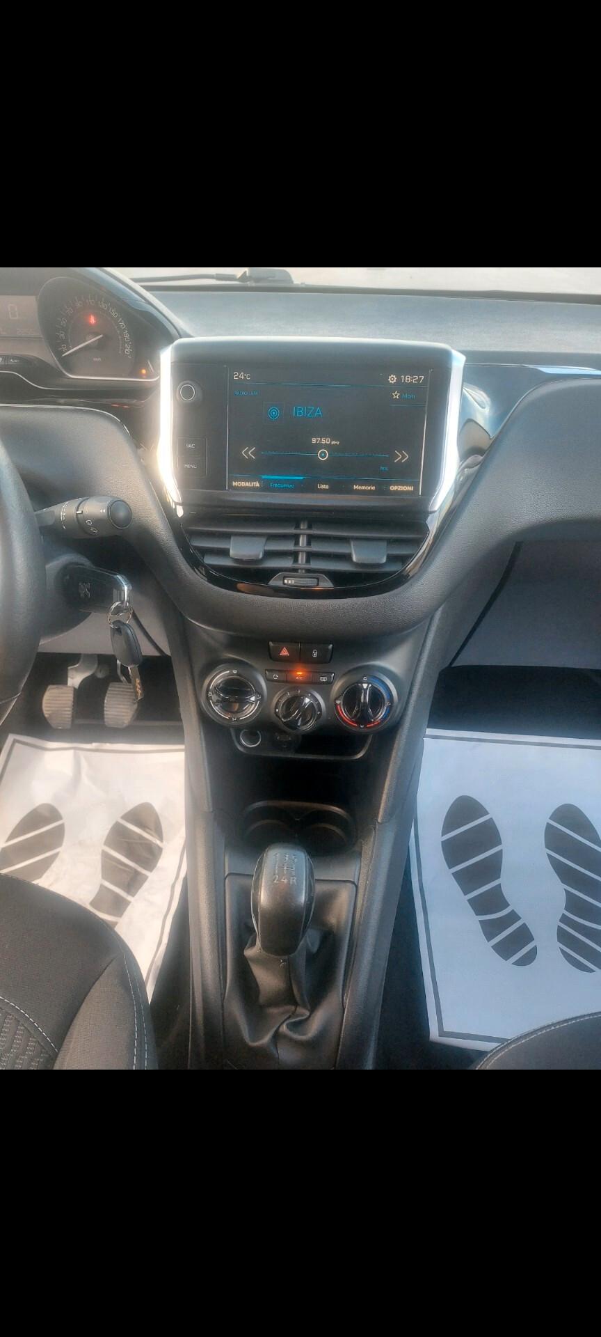 Peugeot 208 PureTech 82 5p. GPL Active