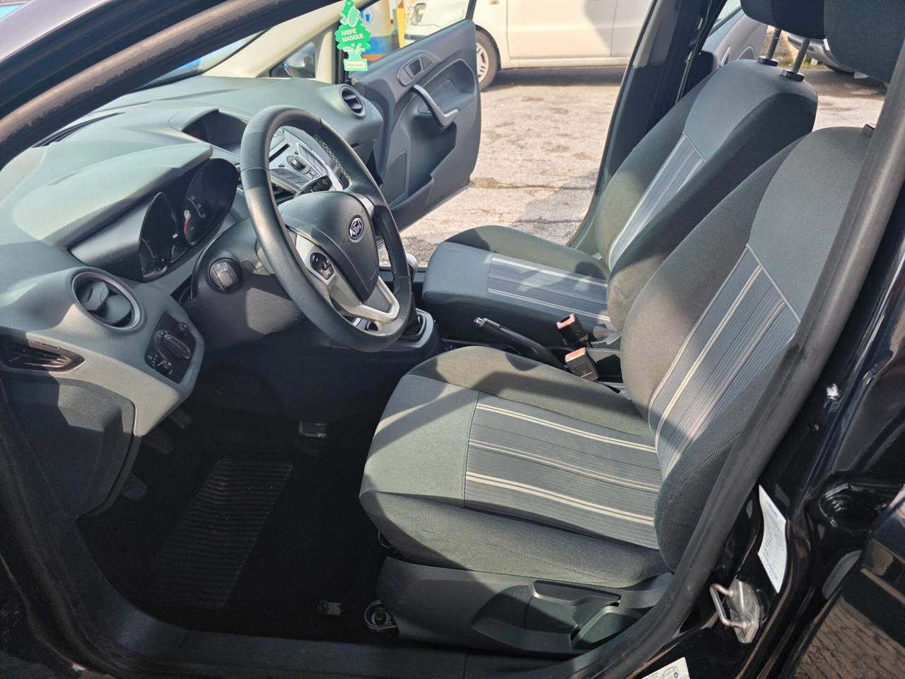 Ford Fiesta 1.2 82 CV 5 porte Titanium con 239.000km Neopatentati ok