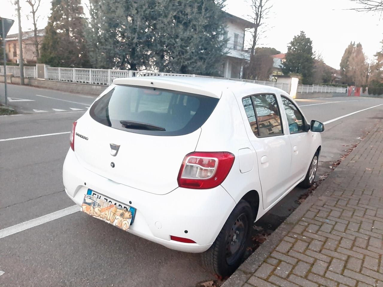 Dacia Sandero 1.2 GPL 75CV Lauréate IDEALE PER NEO PATENTATI