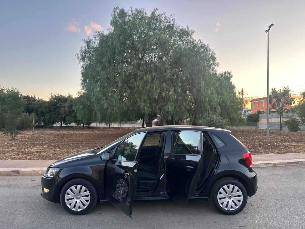 Volkswagen POLO 1.6 DIESEL 2011 - BASSI CONSUMI