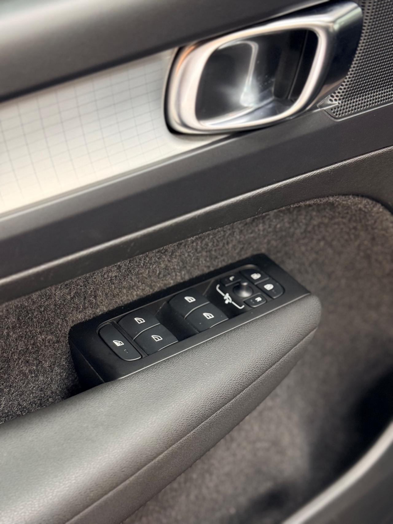 Volvo XC40 1.5 T2 aut 129cv Neopatentati Momentum 05/2022