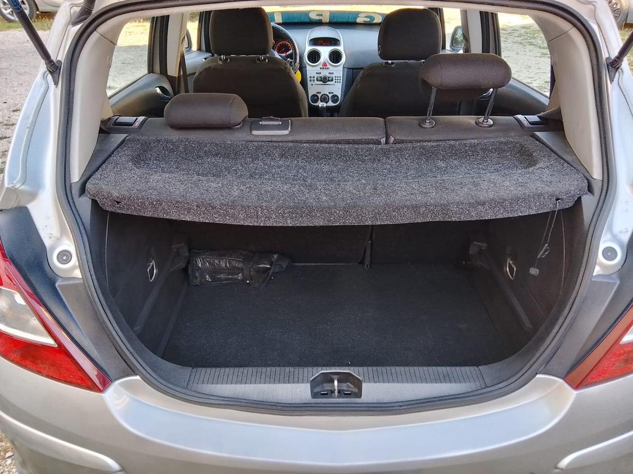 Opel Corsa 1.2 80CV 5 porte GPL ANNO 2010