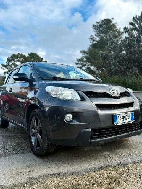 TOYOTA Urban Cruiser Urban Cruiser 1.4 D-4D AWD...
