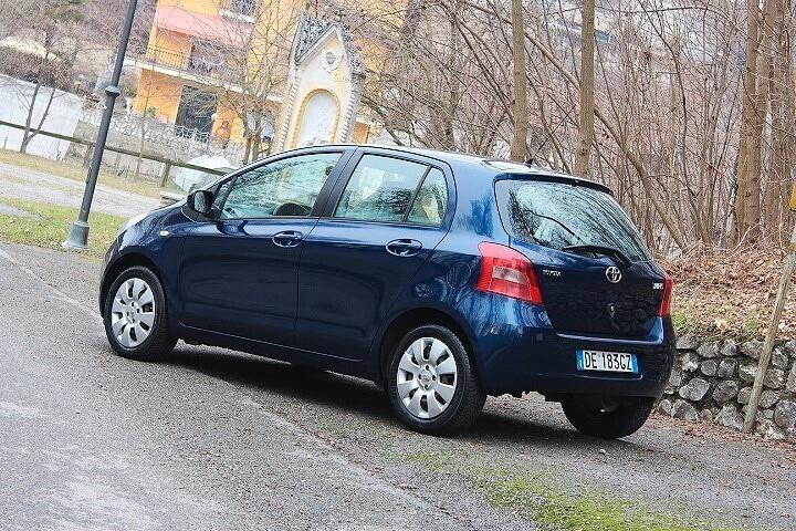 Toyota Yaris 1.0 5 porte Sol 89.000KM CLIMA NEOPATENTATI RADIO CD