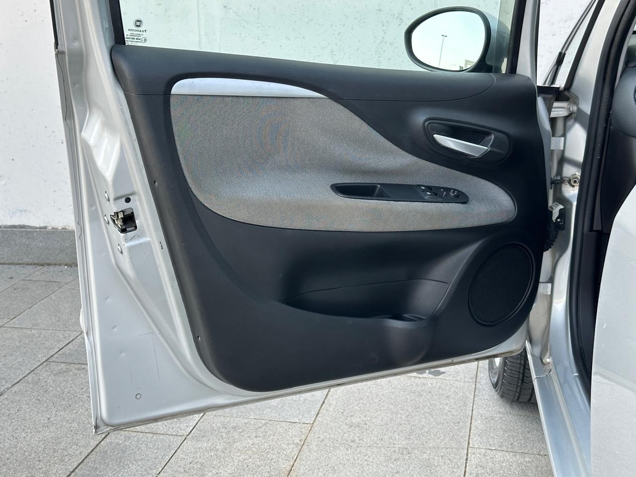 Fiat Punto Evo 1.4 5 porte GPL Neopatentati