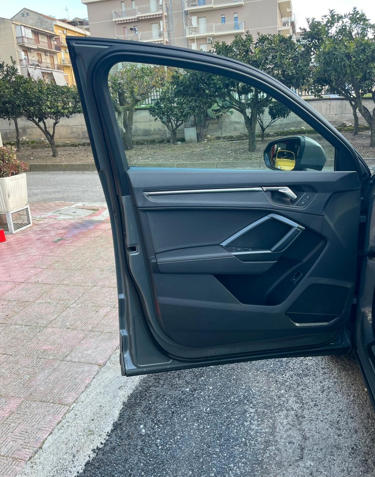 Audi Q3 40 TDI SPB S-line quattro Identity Black