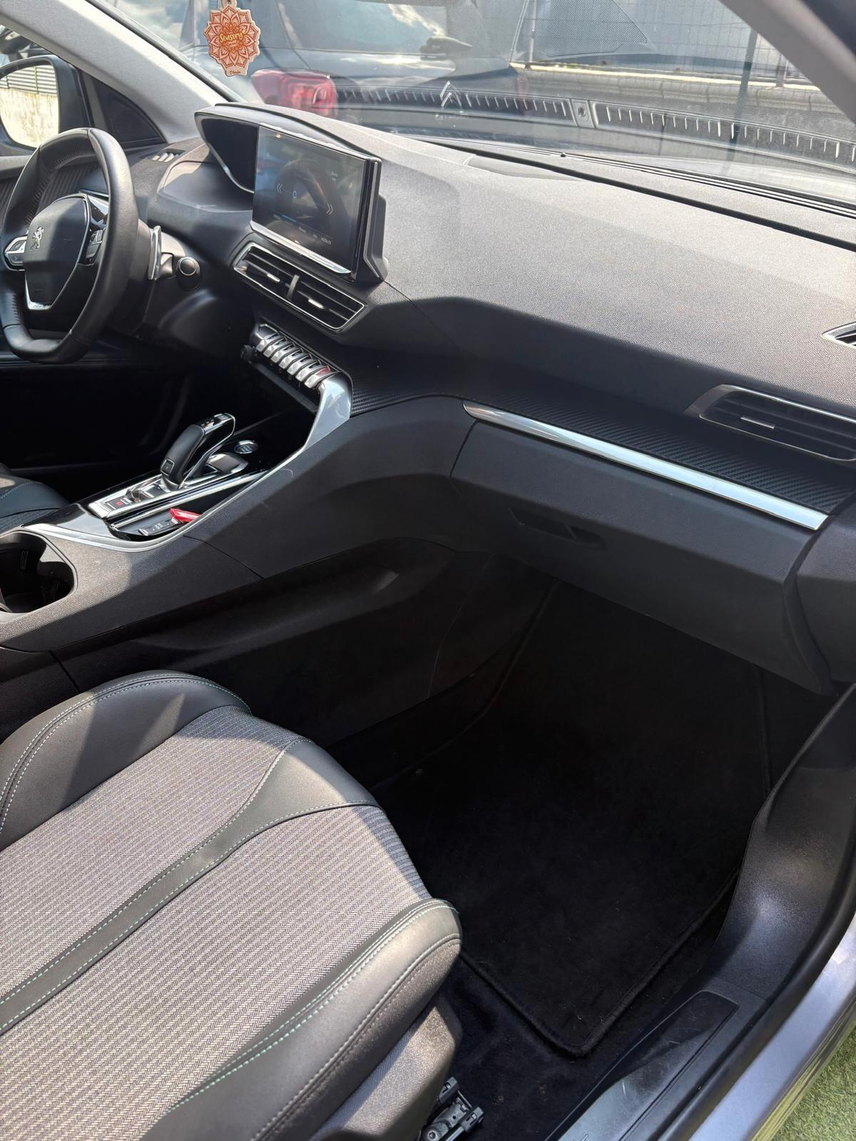 Peugeot 3008 BlueHDi 130 S&S EAT8 Allure