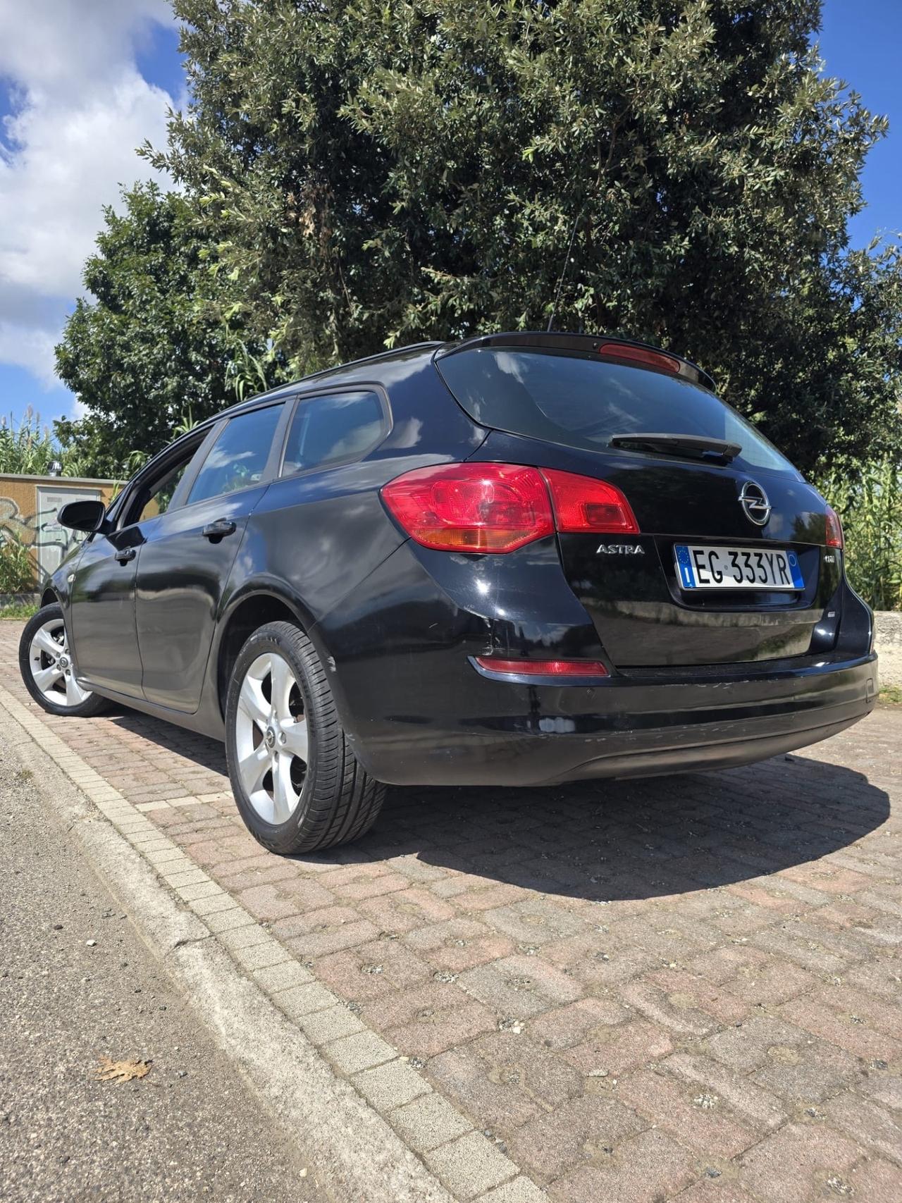 Opel Astra 1.7 CDTI 110CV Sports Tourer Cosmo