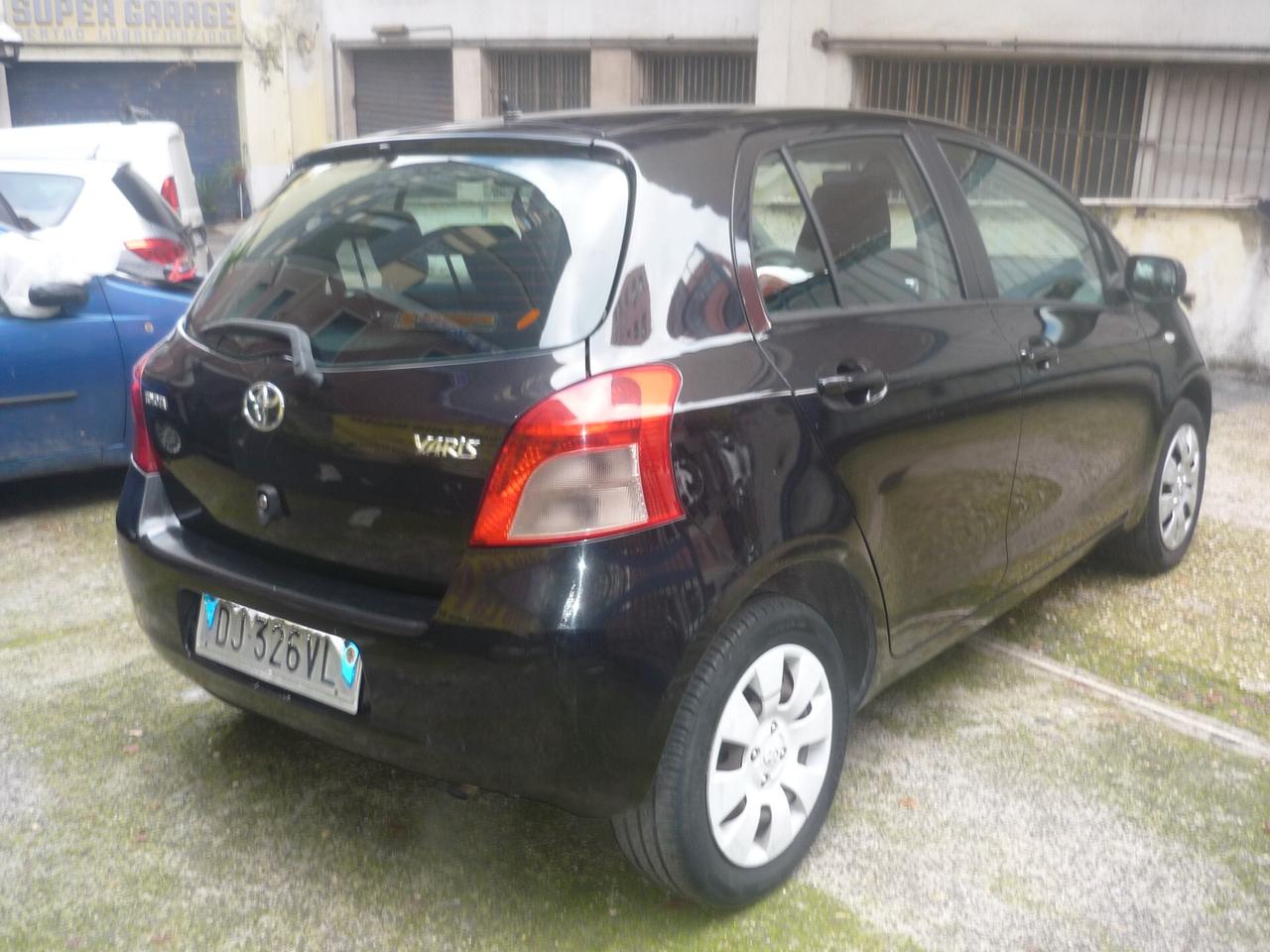 Toyota Yaris 1.0 5 porte Sol