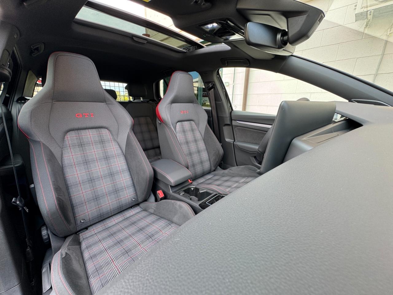 VOLKSWAGEN GOLF GTI 8.5 2.0 TSI 265CV DSG 
