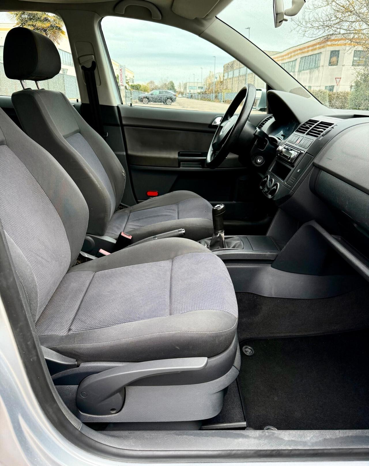 VOLKSWAGEN POLO 1.4 BENZ NEOPAT. UNICO PROP.