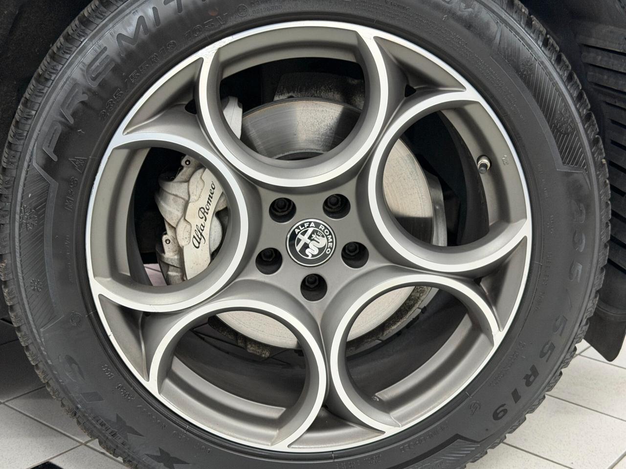 Alfa Romeo Stelvio 2.2 TD SEDILI SPORTIVI VELOCE AT8 Q4 KIT DISTRIBUZIONE ESEGUITO E VOLANTE RISCALDATI MEMORIE